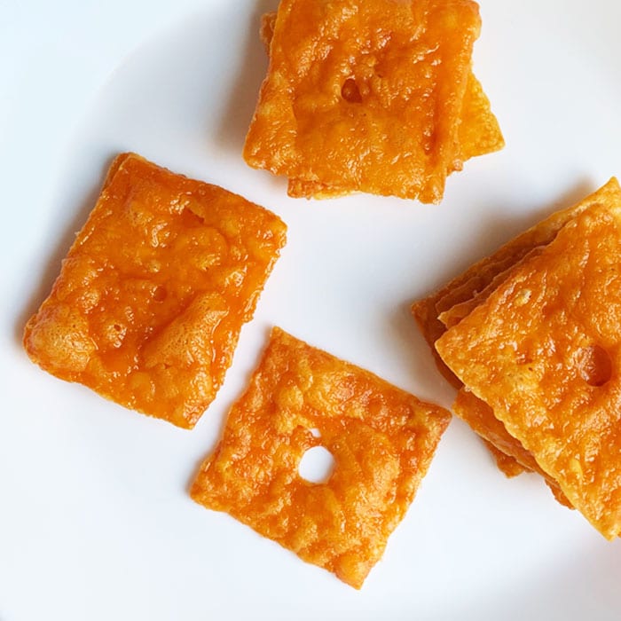 Crispy Cheddar Crisps from No Bun Please