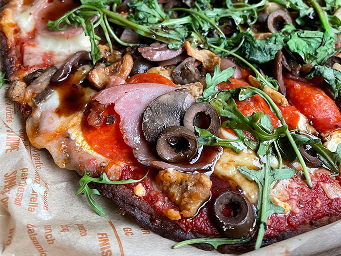 blaze-pizza-keto-crust-review-full-nutrition-no-bun-please