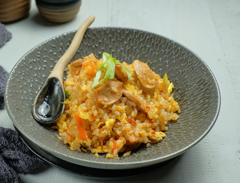 برنج سرخ شده به سبک آسیایی تند با برنج شگفت انگیز