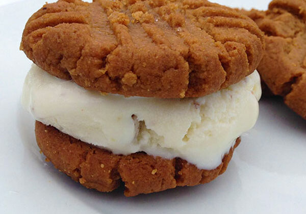 keto-peanut-butter-cookie Keto Peanut Butter Cookies